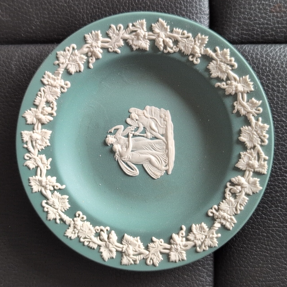EUC Vintage Wedgwood Jasperware Round Trinket Dishes - Picture 6 of 6